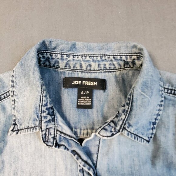 Joe Fresh Denim Button-Up Shirt Women Size S/P Light Blue Western Style - Picture 3 of 11